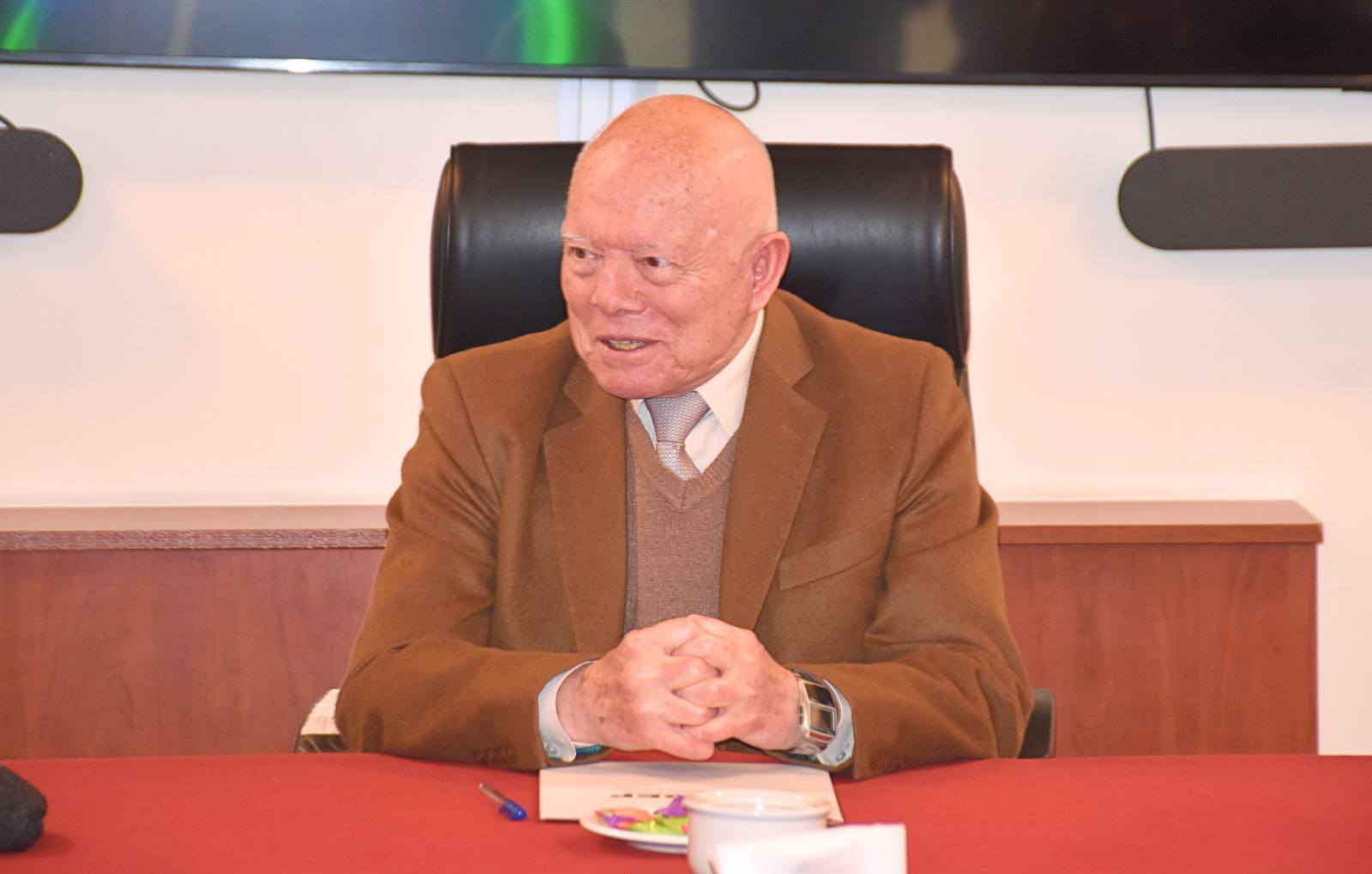 Oscar Hassenteufel pide licencia de tres días por...