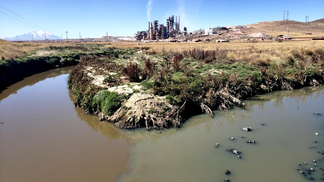Aguas servidas de El Alto, polvo de cemento y la minería...