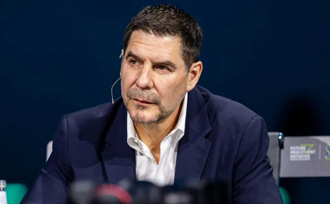 Cansado de las quejas de ‘guerra sucia’, Claure...