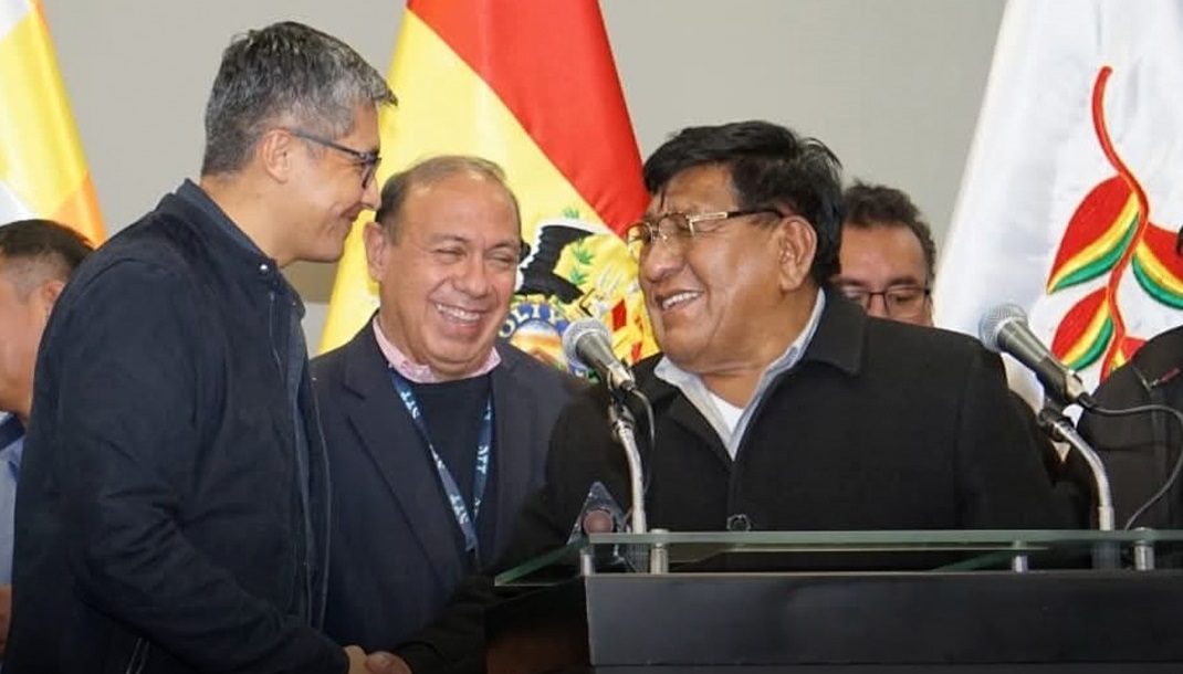 Se cancela el paro indefinido, gobierno y choferes...