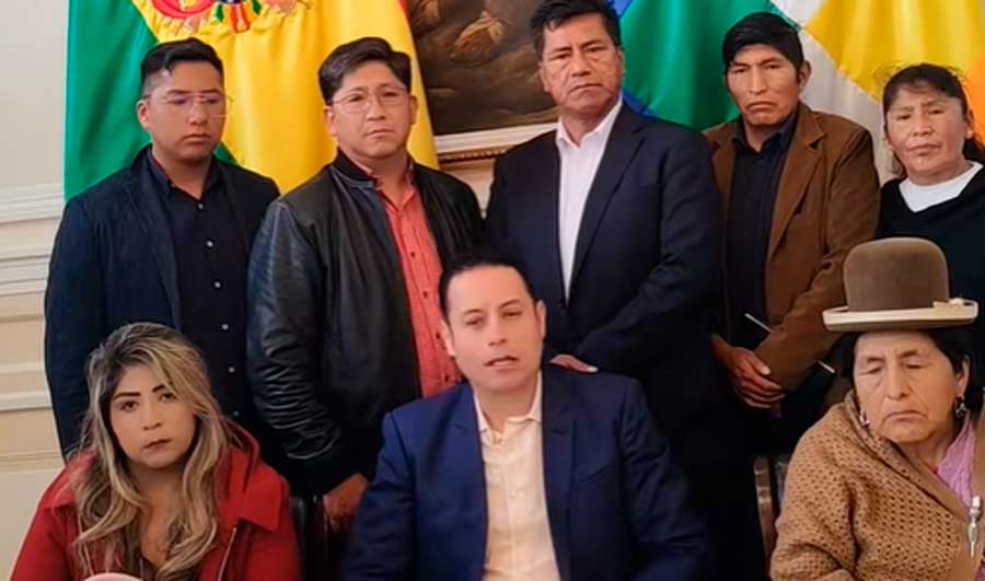 Lara plantea frenar mediante ley los decretos cuestionados...