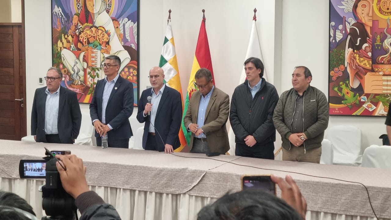 Lupo afirma que el Gobierno y la COB llegaron a un...