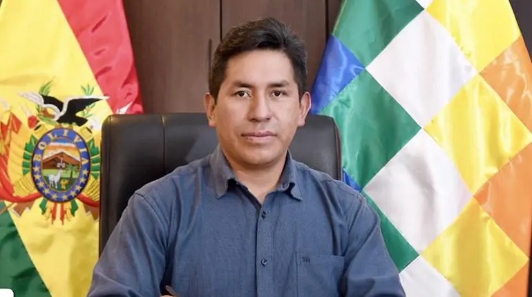 Aprehenden al exministro Zenón Mamani por irregularidades en subvención de harina de Emapa