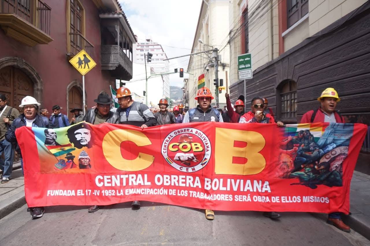 COB convoca a bloqueo nacional de caminos desde las cero hora de este viernes 